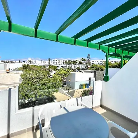 Апартаменти Family Apartment,wifi,pool,near The Beach Puerto Del Carmen Пуерто-дель-Кармен