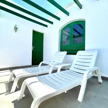 Апартаменти Family Apartment,wifi,pool,near The Beach Puerto Del Carmen
