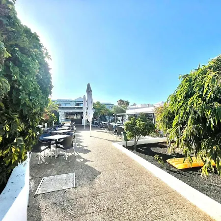 Апартаменти Family Apartment,wifi,pool,near The Beach Puerto Del Carmen