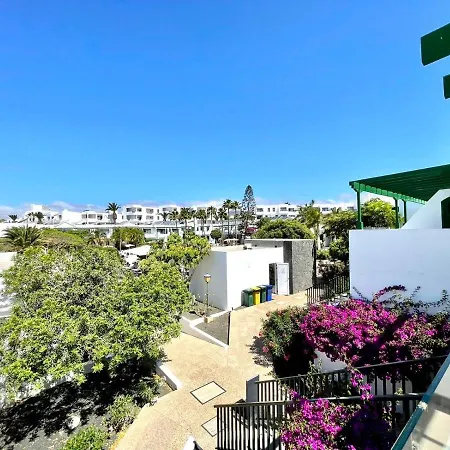 Апартаменти Family Apartment,wifi,pool,near The Beach Puerto Del Carmen